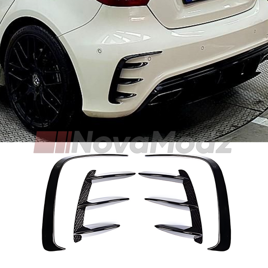 Flaps posteriori installati su Mercedes Classe A W176 – vista posteriore sinistra del veicolo