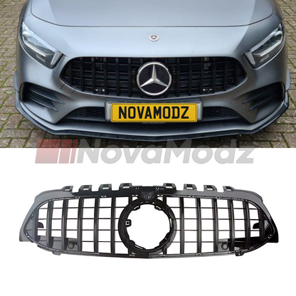 Griglia Panamericana nera per Mercedes Classe A W177 mostrata installata sull’auto e in vista prodotto su sfondo bianco