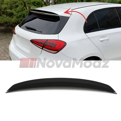 Spoiler Lip posteriore stile A35 AMG montato su Mercedes Classe A W177 con kit in ABS nero lucido